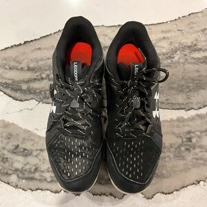 Boys Under Armour Leadoff Baseball Cleats, size 7